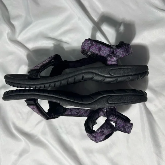 Teva Hurricane Sandals Style 5455 – Purple Floral Print – Women’s Size 11 Hiking - Picture 2 of 11
